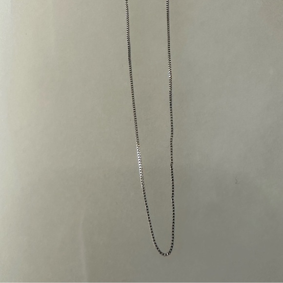 10k Solid White Gold Thin Box Chain Necklace - Picture 2 of 9